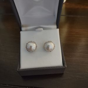 Fresh water pearl earrings